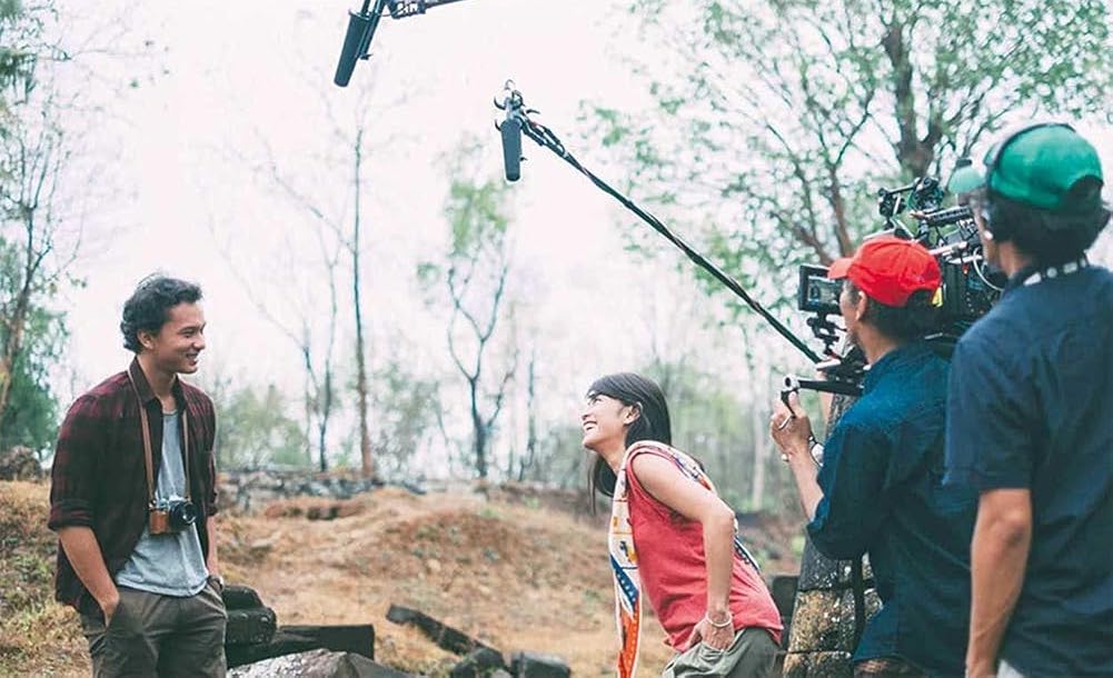 [REVIEW] “Master in Its Own House: On Thomas Barker’s 𝐼𝑛𝑑𝑜𝑛𝑒𝑠𝑖𝑎𝑛 𝐶𝑖𝑛𝑒𝑚𝑎 𝐴𝑓𝑡𝑒𝑟 𝑡ℎ𝑒 𝑁𝑒𝑤 𝑂𝑟𝑑𝑒𝑟” by Mario&nbsp;Rustan