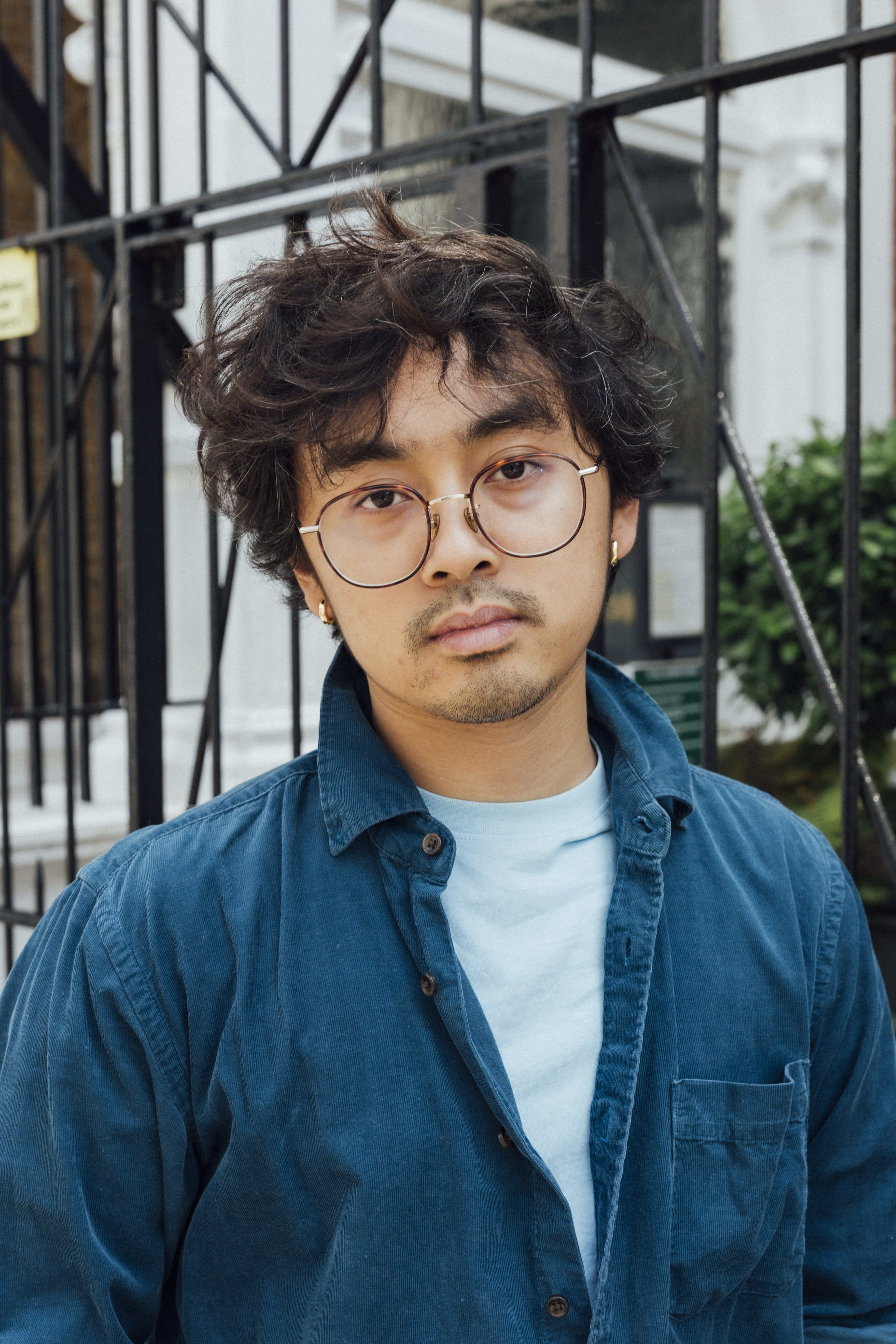 [ESSAY] “On 𝑁𝑒𝑜𝑛 𝑀𝑎𝑛𝑖𝑙𝑎: A Balancing Act Between Sparkle and Substance” by Troy Cabida